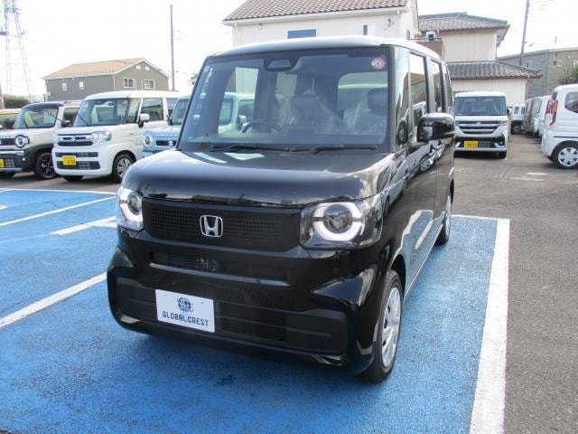 Honda N-BOX 2025 — фото автомобиля 1