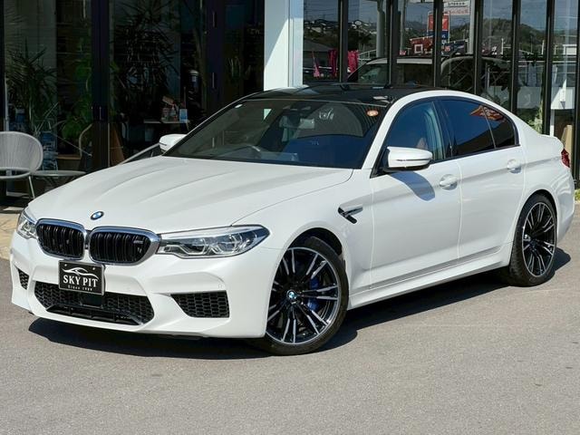 Bmw M5 2018 — фото автомобиля