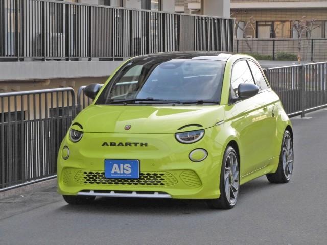 Abarth 500E 2024 — фото автомобиля 1