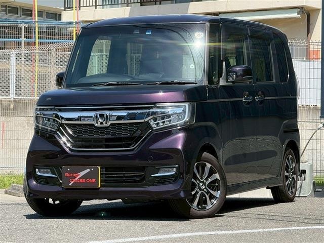 Honda N-BOX CUSTOM 2018 — фото автомобиля 1