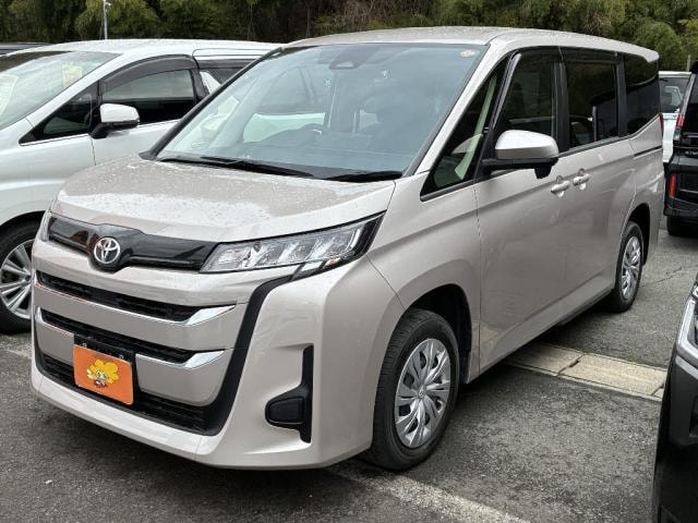 Toyota NOAH 2024 — фото автомобиля 1