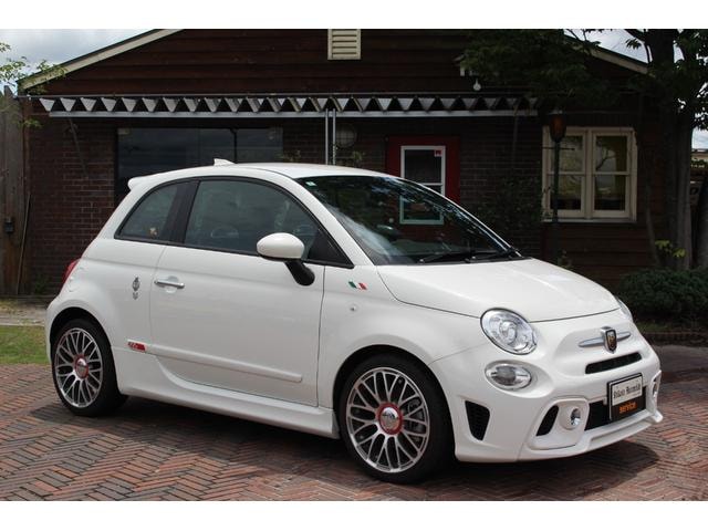 Abarth 595 2020 — фото автомобиля 1