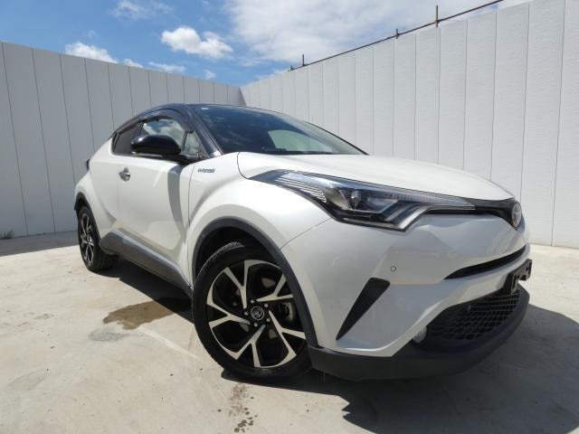 Toyota C-HR 2017 — фото автомобиля 1