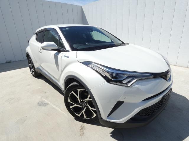 Toyota C-HR 2017 — фото автомобиля 1