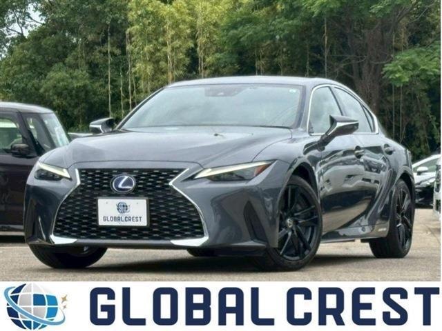 Lexus IS 2021 — фото автомобиля 1