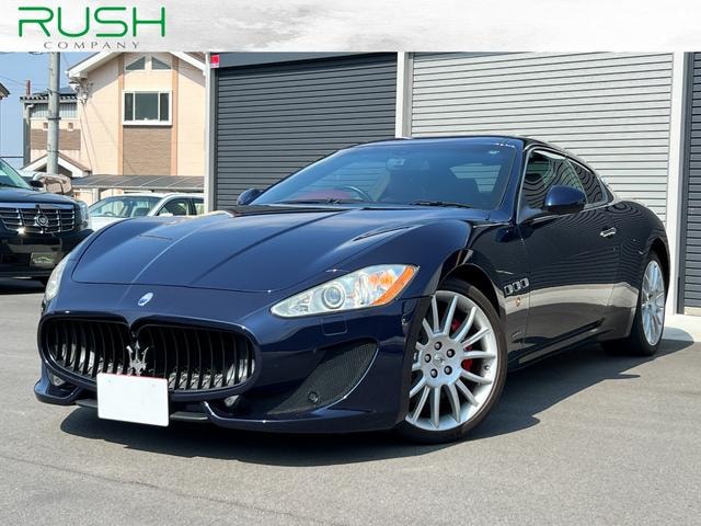 Maserati GRAN TURISMO 2011 — фото автомобиля 1
