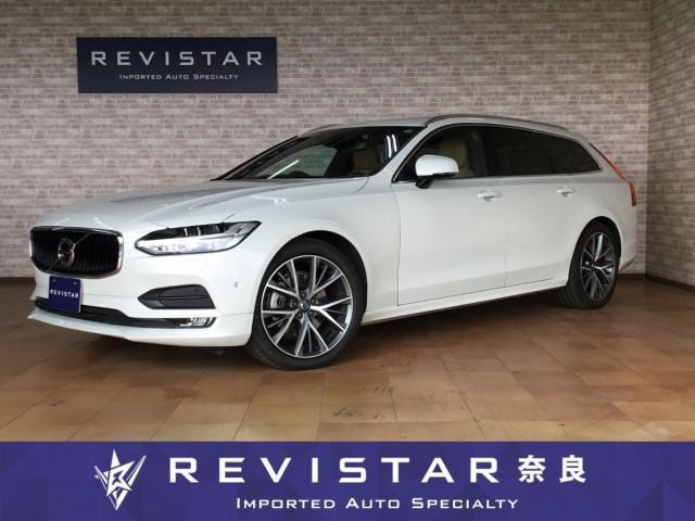 Volvo V90 2019 — фото автомобиля 1
