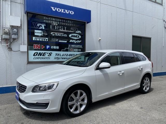 Volvo V60 2016 — фото автомобиля 1