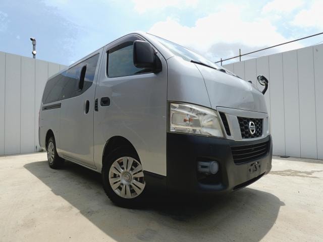Nissan NV350CARAVAN VAN 2015 — фото автомобиля
