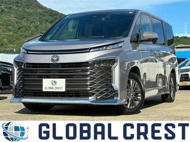 Toyota VOXY 2023 — фото автомобиля 1