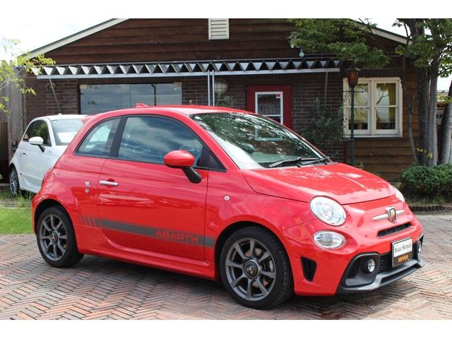 Abarth 595 2021 — фото автомобиля 1