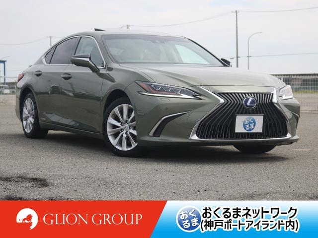 Lexus ES 2019 — фото автомобиля 1