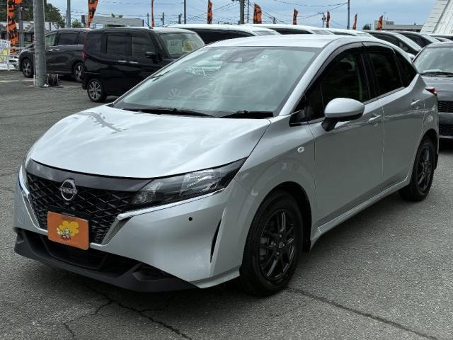 Nissan NOTE 2021 — фото автомобиля 1