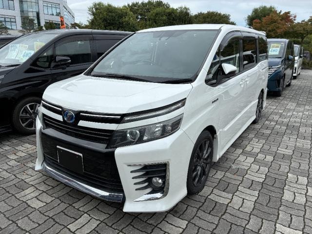 Toyota VOXY 2016 — фото автомобиля 1