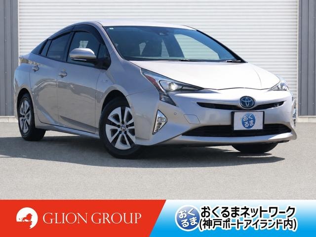 Toyota PRIUS 2018 — фото автомобиля 1
