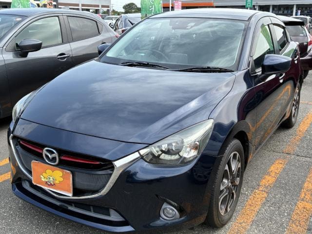 Mazda DEMIO 2015 — фото автомобиля 1
