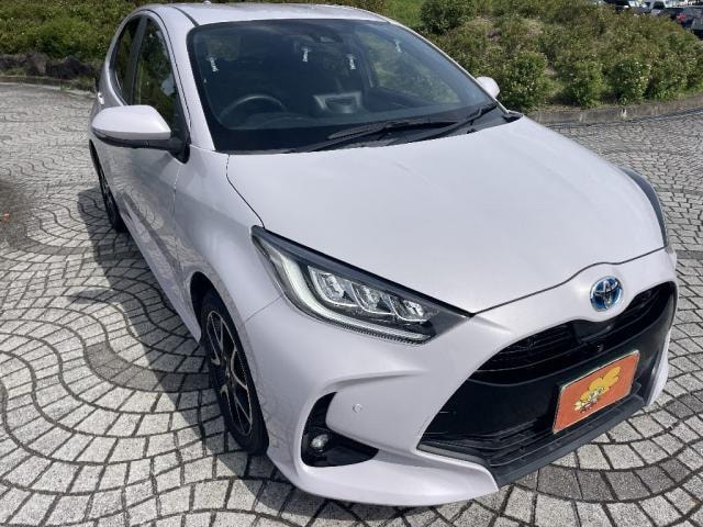 Toyota YARIS 2021 — фото автомобиля 1