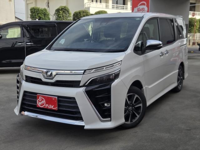 Toyota VOXY 2017 — фото автомобиля