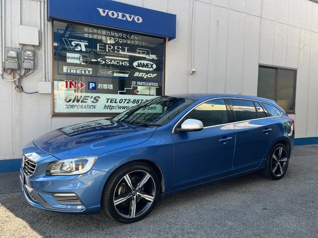 Volvo V60 2016 — фото автомобиля