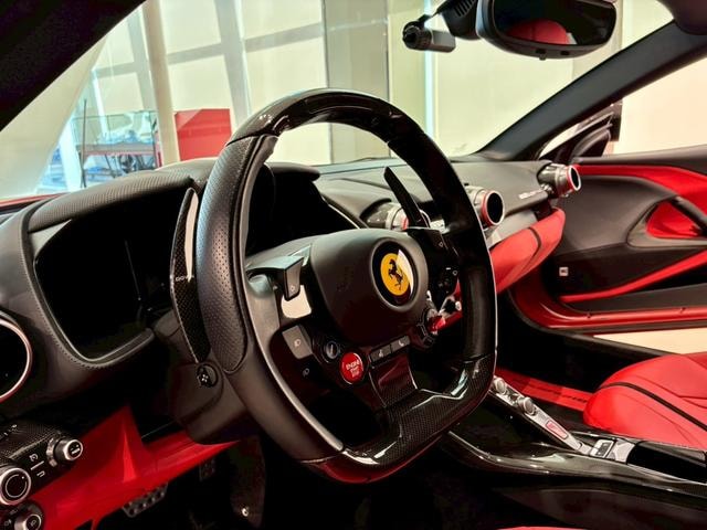 Ferrari 812 SUPERFAST 2019 — фото автомобиля 1