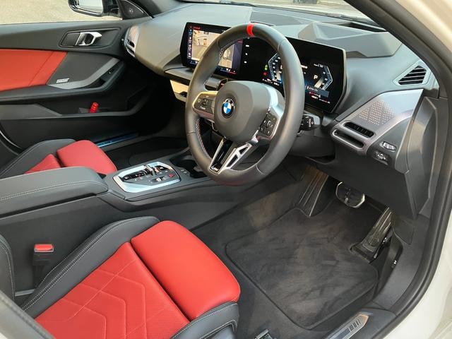 Bmw 1 SERIES 2025 — фото автомобиля 1