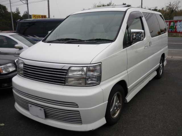 Nissan ELGRAND 1999 — фото автомобиля 1