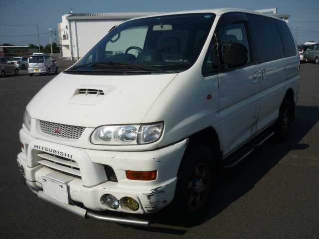 Mitsubishi DELICA SPACE GEAR 1999 — фото автомобиля