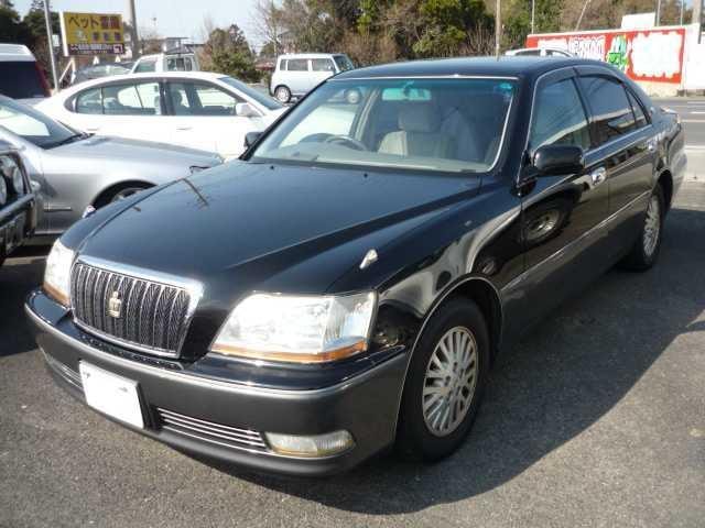 Toyota CROWN MAJESTA 2000 — фото автомобиля