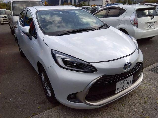 Toyota AQUA 2022 — фото автомобиля 1