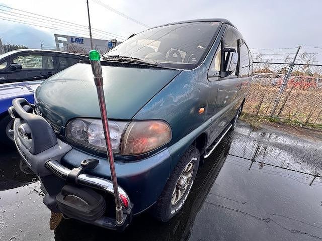 Mitsubishi DELICA SPACE GEAR 1994 — фото автомобиля 1