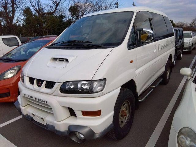 Mitsubishi DELICA SPACE GEAR 2001 — фото автомобиля