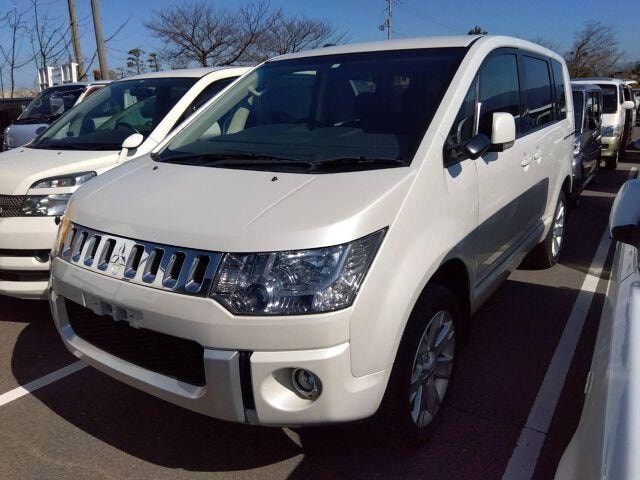 Mitsubishi DELICA D:5 2015 — фото автомобиля