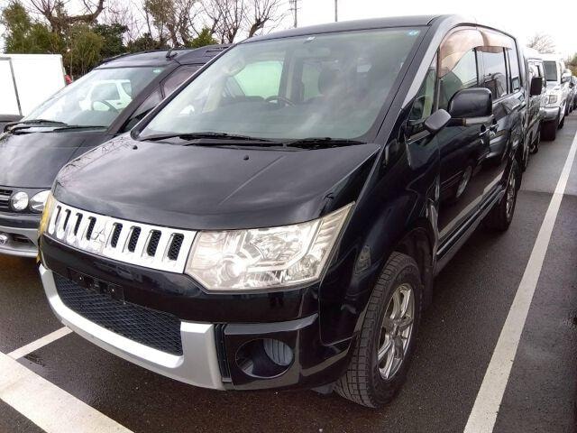 Mitsubishi DELICA D:5 2010 — фото автомобиля 1