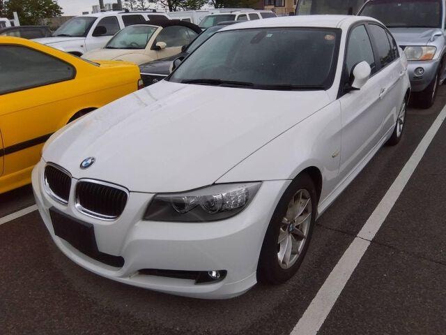 Bmw 3 SERIES 2010 — фото автомобиля 1