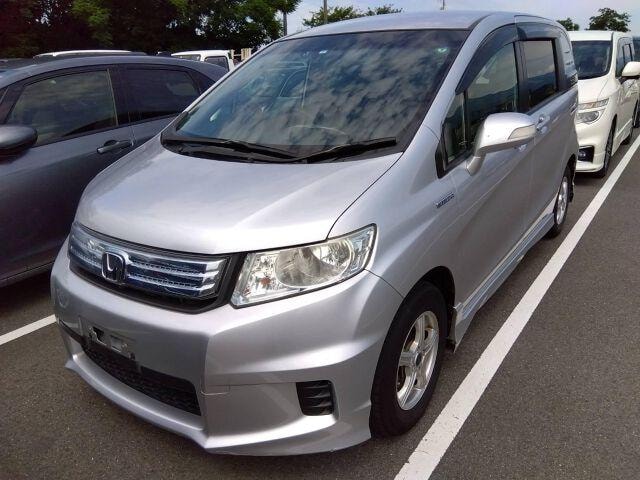 Honda FREED SPIKE HYBRID 2013 — фото автомобиля