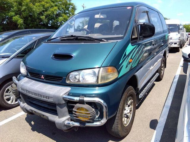 Mitsubishi DELICA SPACE GEAR 1996 — фото автомобиля
