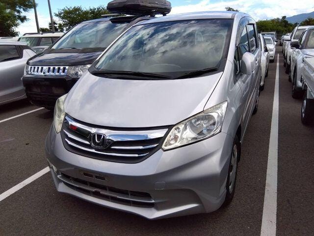 Honda FREED 2013 — фото автомобиля 1
