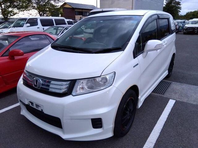 Honda FREED SPIKE HYBRID 2013 — фото автомобиля