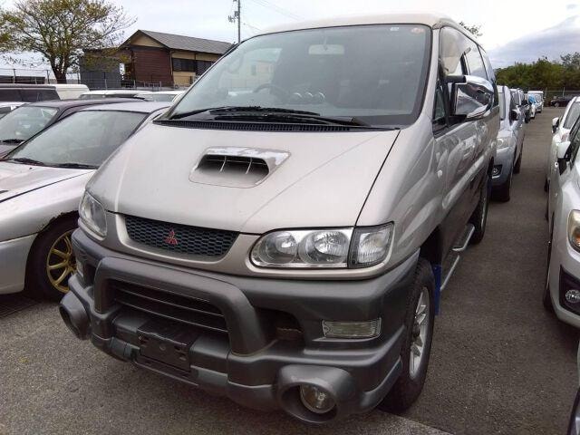 Mitsubishi DELICA SPACE GEAR 1997 — фото автомобиля 1