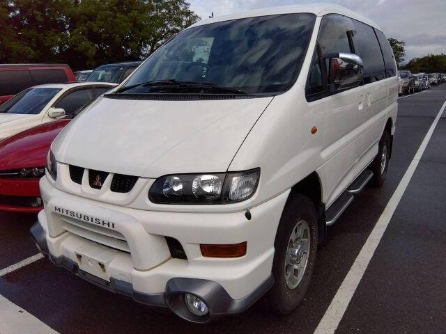 Mitsubishi DELICA SPACE GEAR 2000 — фото автомобиля