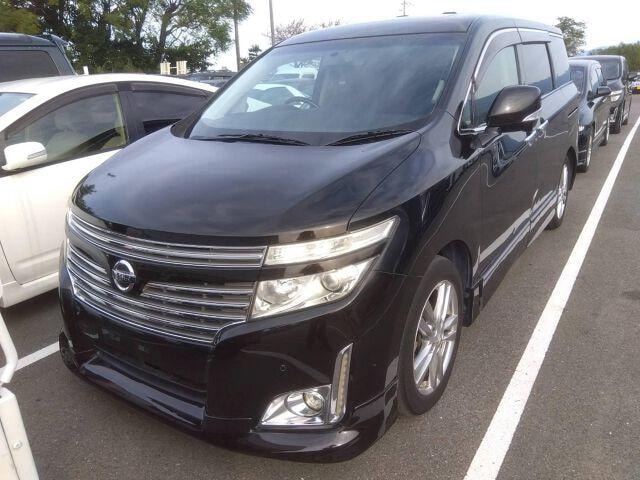 Nissan ELGRAND 2010 — фото автомобиля 1