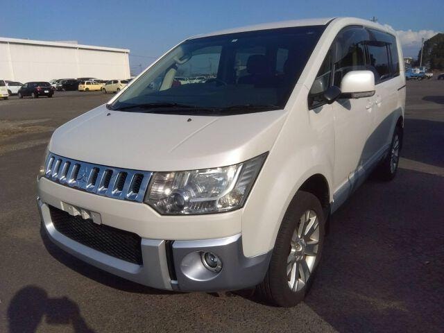 Mitsubishi DELICA D:5 2014 — фото автомобиля