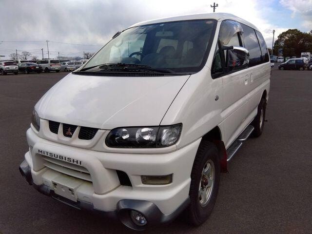 Mitsubishi DELICA SPACE GEAR 2001 — фото автомобиля