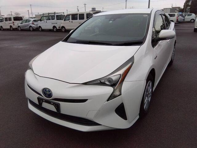 Toyota PRIUS 2018 — фото автомобиля 1