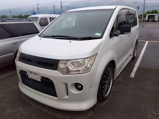 Mitsubishi DELICA D:5 2012 — фото автомобиля