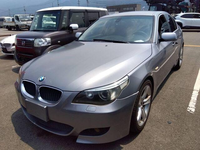 Bmw 5 SERIES 2004 — фото автомобиля 1