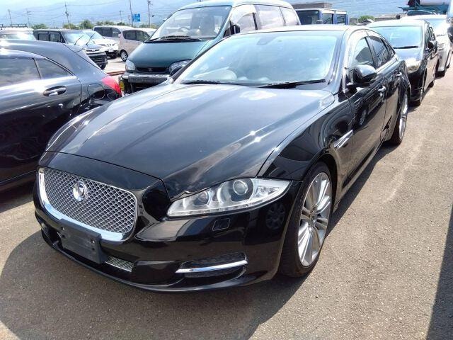 Jaguar XJ 2011 — фото автомобиля 1
