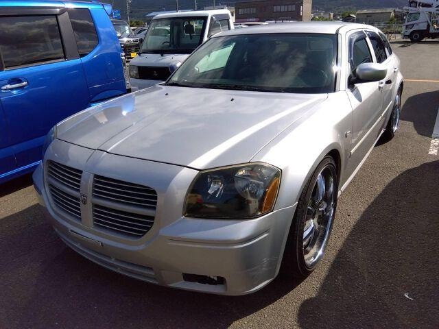 Dodge MAGNUM 2010 — фото автомобиля 1