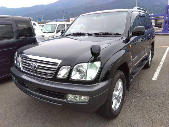Toyota LAND CRUISER 100 2004 — фото автомобиля