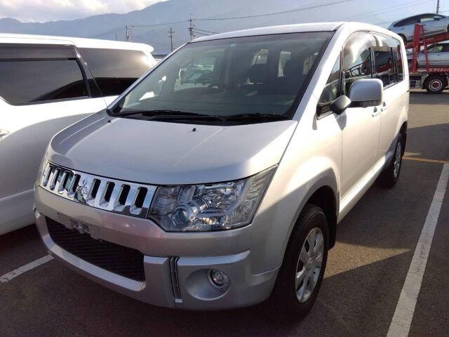 Mitsubishi DELICA D:5 2018 — фото автомобиля